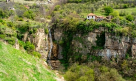 Гара Бов